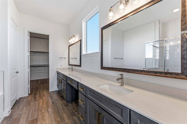 Building Photo - 3710 Highcliffe Dr