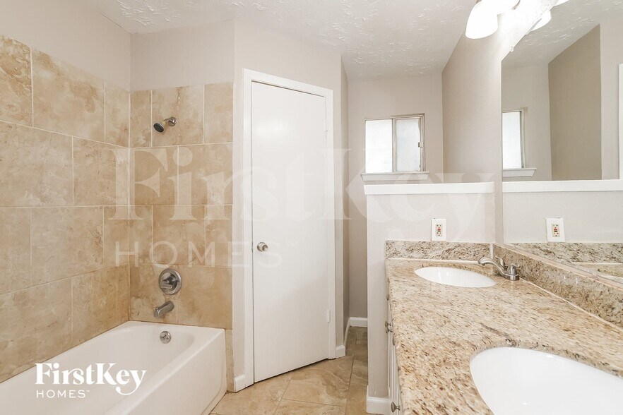 Building Photo - 20239 Misty Pines Dr