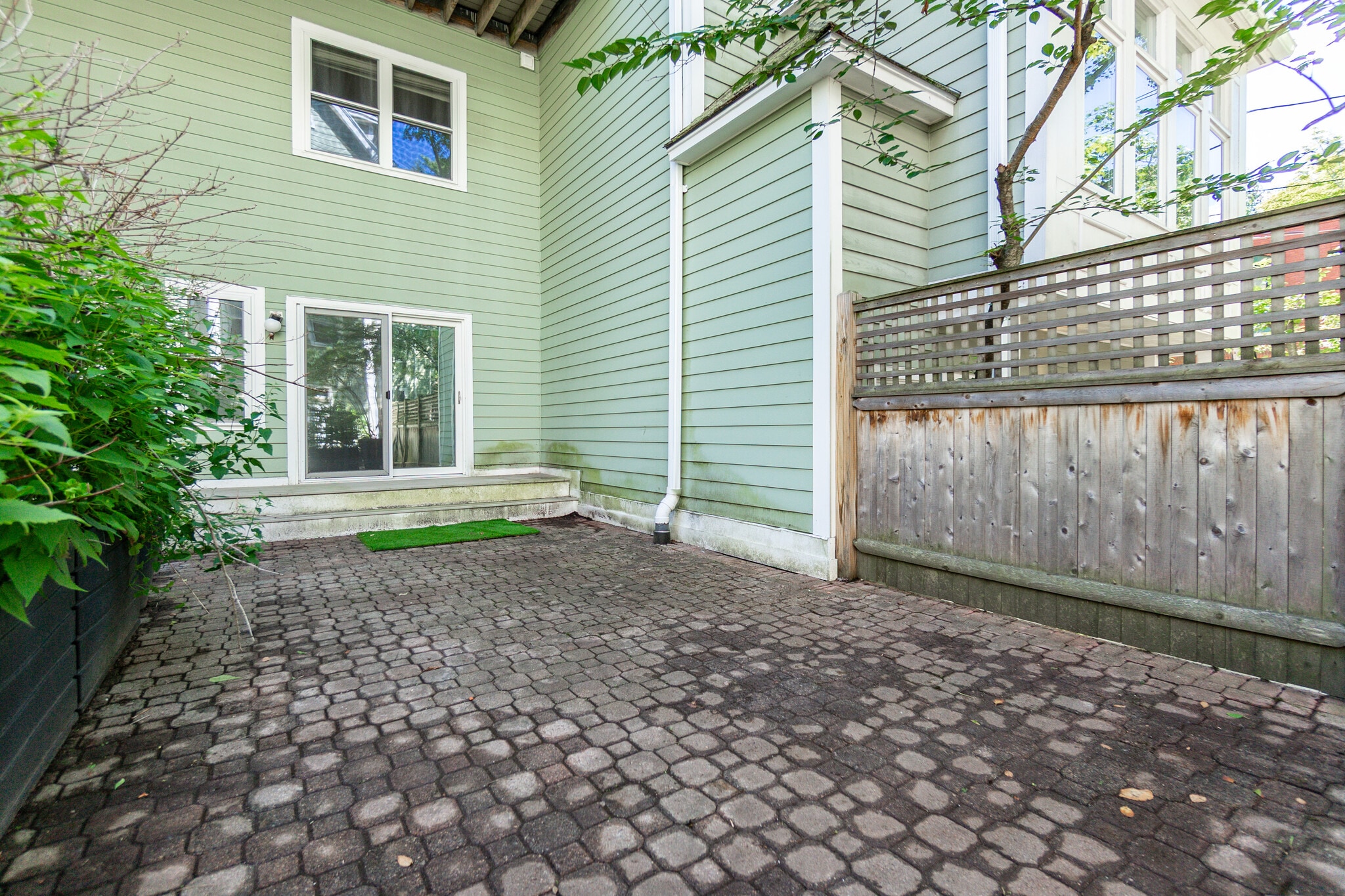 Private Patio - 189 Richdale Ave