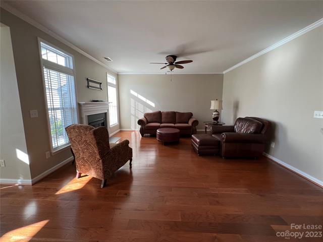 Building Photo - 4254 Piccadilly Ln