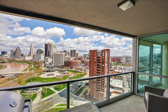 Building Photo - 1 Miranova Pl