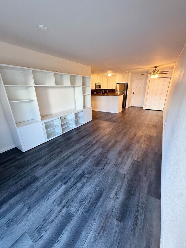 Building Photo - Charming Upgraded 1 Bed/1 Bath Condo at Mission Verde!