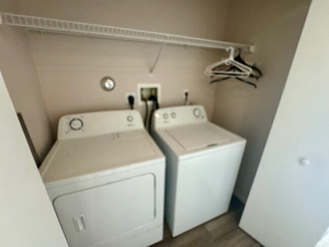 Building Photo - 35 SE 3rd Ave