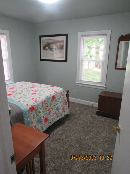 Building Photo - 3722 Oakland Dr