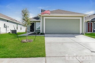 Building Photo - 6529 Middlebury Dr