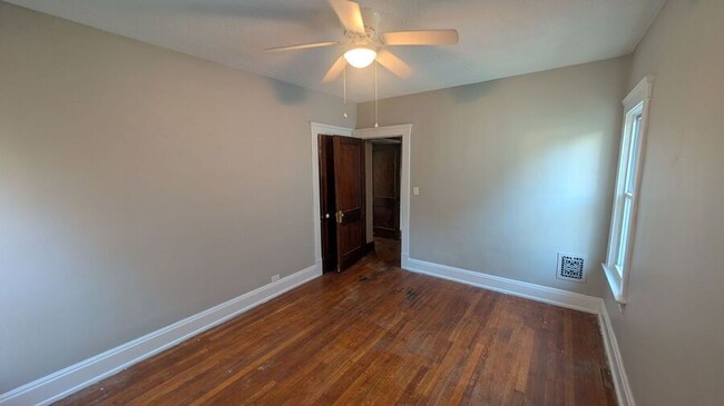 Building Photo - Spacious 2-Bedroom Lakewood Home with Mode...