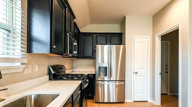 Building Photo - 113 Independence Tr