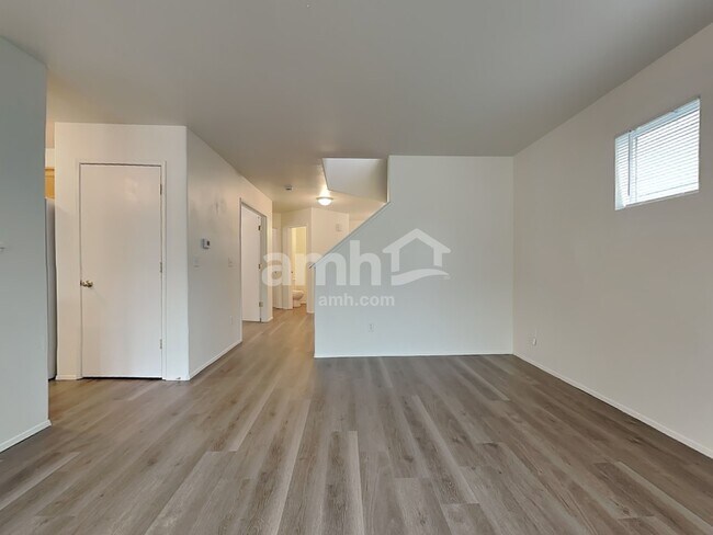 Building Photo - 18631 29th Ave E