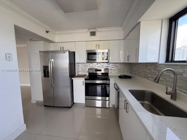 Building Photo - 3300 NE 192 St