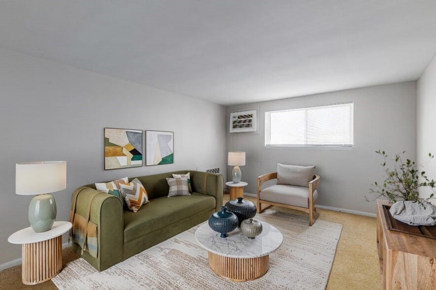 Building Photo - Jefferson Court Apartments