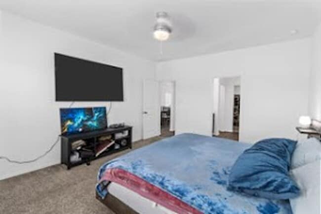 Building Photo - Peaceful & Convenient: Near 45, 99 & IAH!