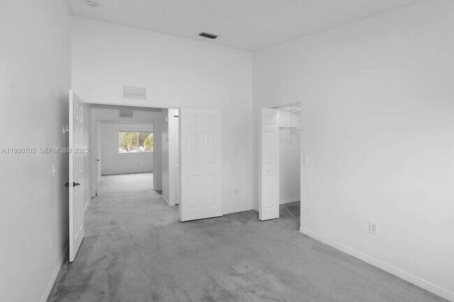 Building Photo - 2239 SE 25th Ave