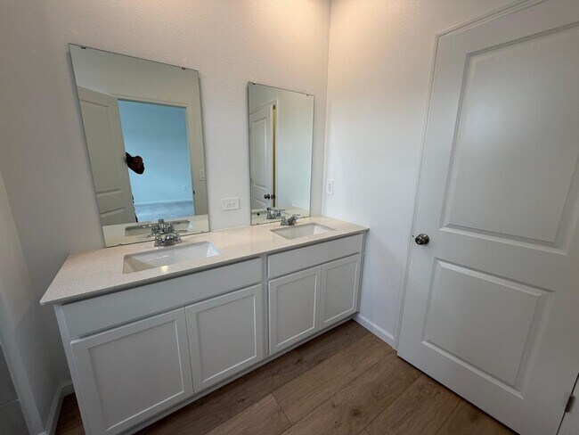 Building Photo - 5151 Loyalty Dr