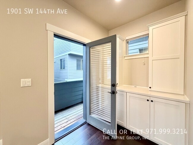 Building Photo - 1901 SW 144th Ave