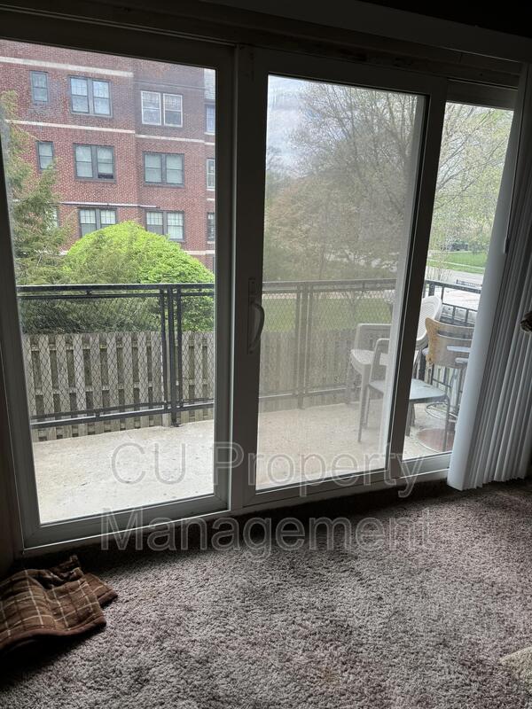 Building Photo - 713 W Church St