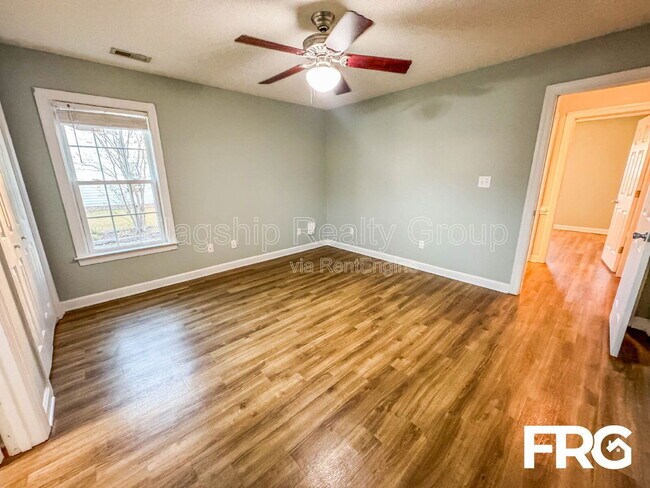 Building Photo - 1145 Nicklaus Dr