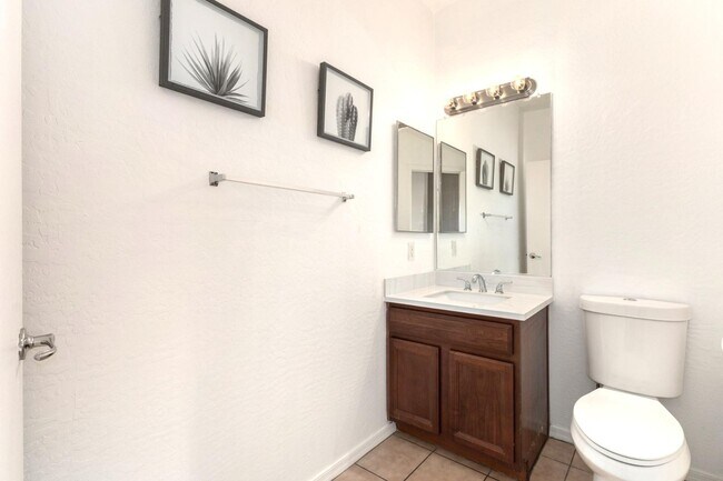 Building Photo - 2150 E Bell Rd