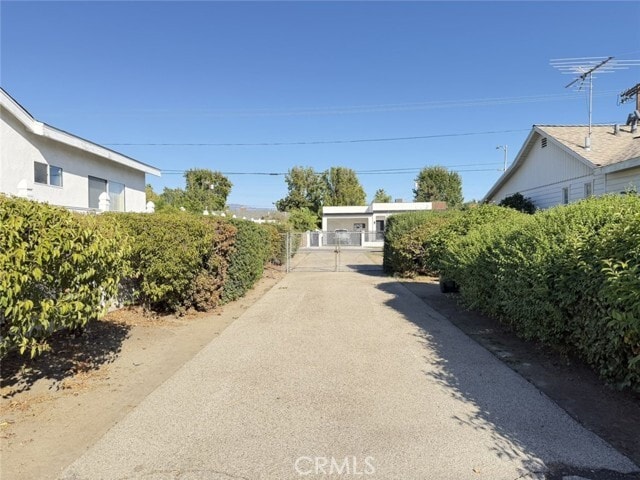 Building Photo - 7625 Bellaire Ave