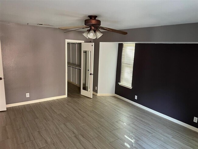 Building Photo - 7002 Danwood Dr