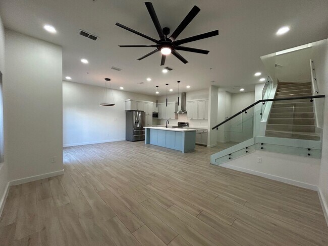 Building Photo - 6317 Krone Ln