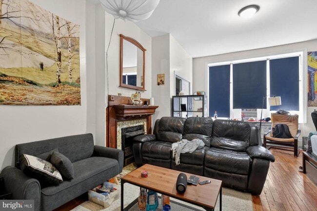 Building Photo - 4011 Pine St