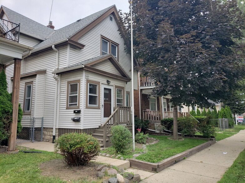 Building Photo - 1751 S 60th St