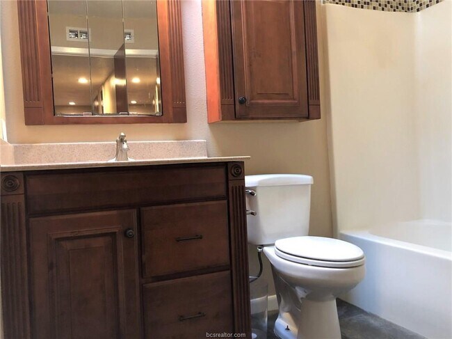Building Photo - 1527 Wolf Run