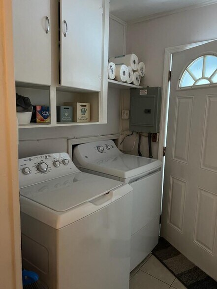 Building Photo - 15 Blake St