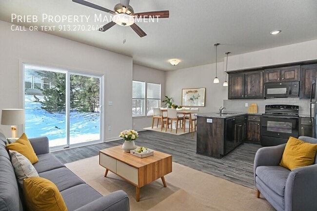 Building Photo - 3256 N 103rd Pl