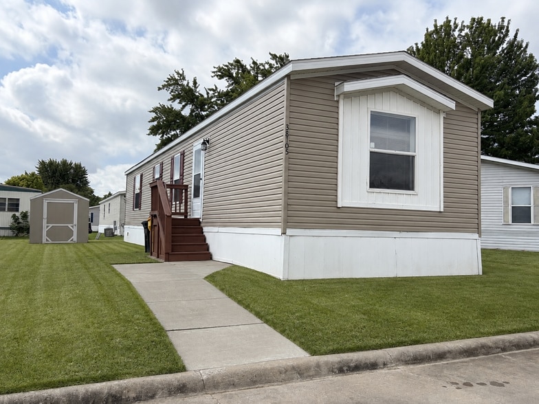 Building Photo - 38105 Orleans St