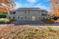 Building Photo - 28 Beach Ln