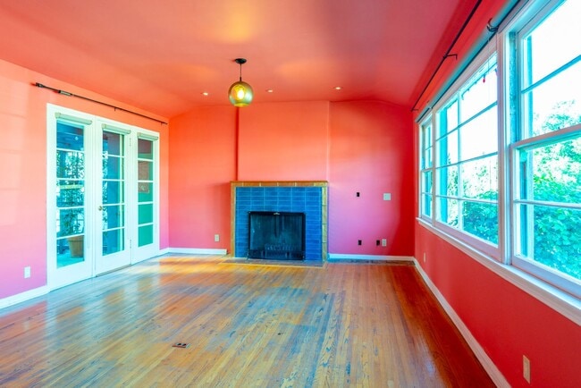 Building Photo - Vibrant 2b2b Franklin Hills / Los Feliz Home - Private Yard - Central HVAC