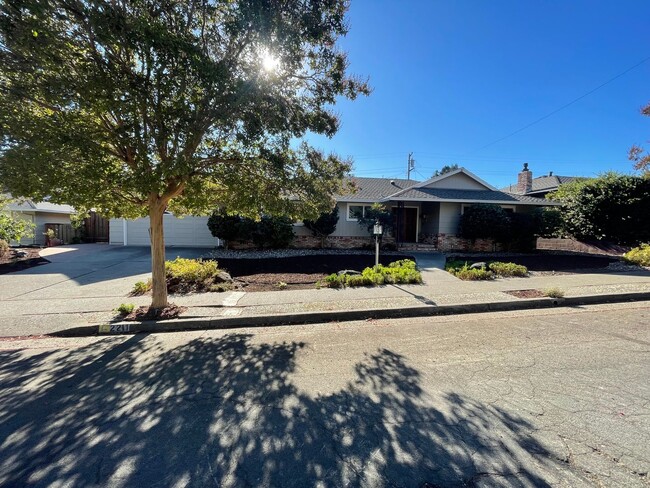 Primary Photo - Lovely Santa Rosa 3 bedroom 3 bathroom Hom...