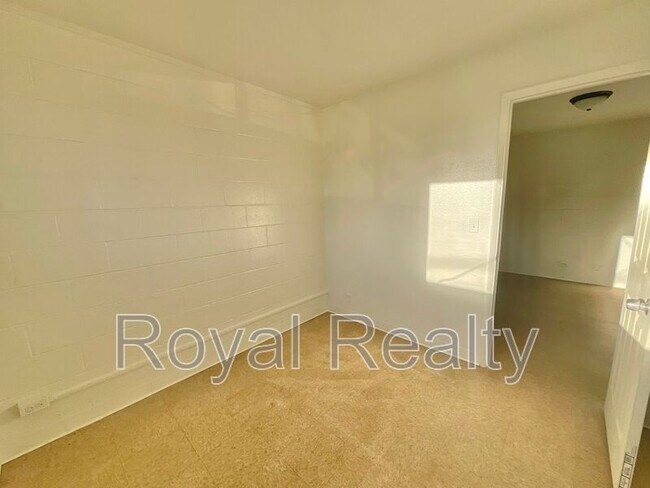 Building Photo - 94-232-232 Aniani Pl