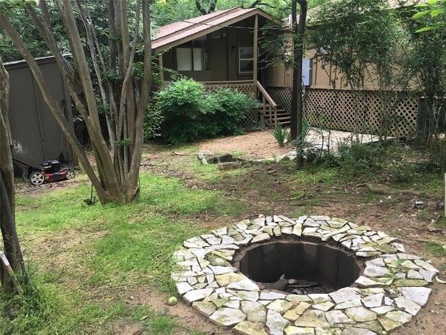 Building Photo - 227 Rockland Dr