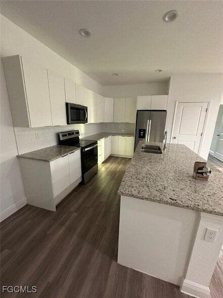 Building Photo - 5008 Idaho Ln