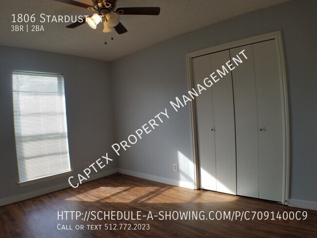 Building Photo - 1806 Stardust St