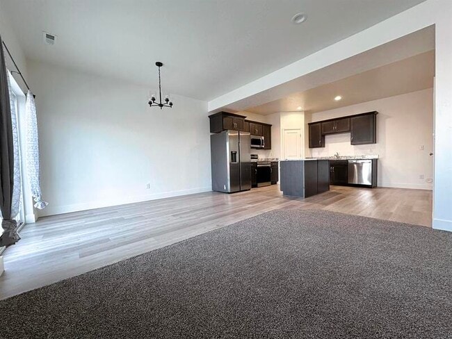 Building Photo - 225 W 950 S