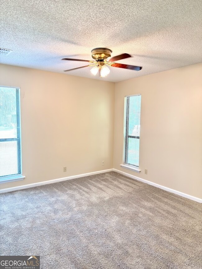 Building Photo - 202 Cypress Dr