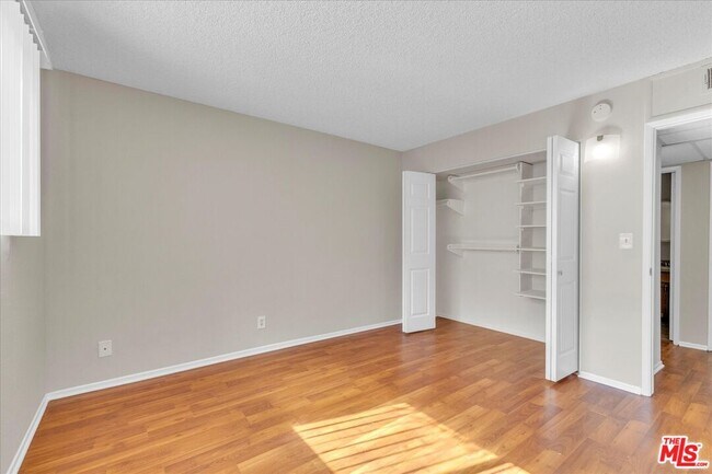 Building Photo - 5437 Corteen Pl