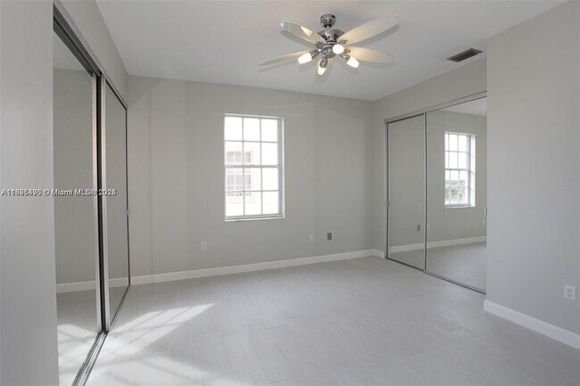 Building Photo - 49 Majorca Ave