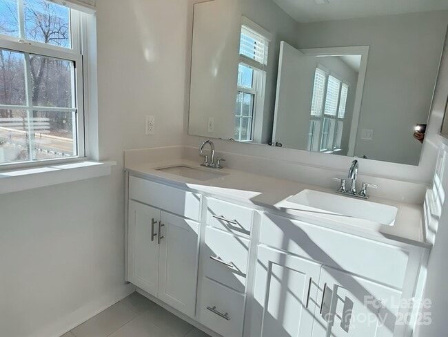 Building Photo - 14105 Alley Mae Aly