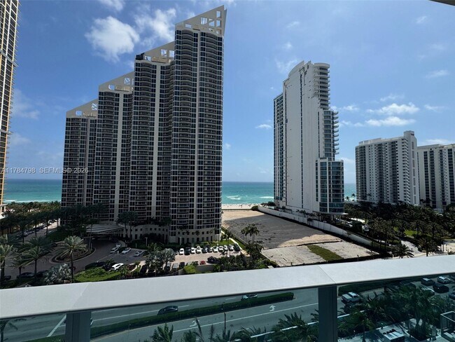 Building Photo - 17550 Collins Ave
