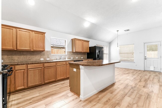 Building Photo - 28259 Daystrom Ln