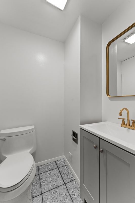Building Photo - 8161 Sheffield Ct