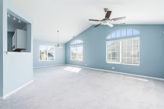 Building Photo - 1692 Fredericksburg Ln