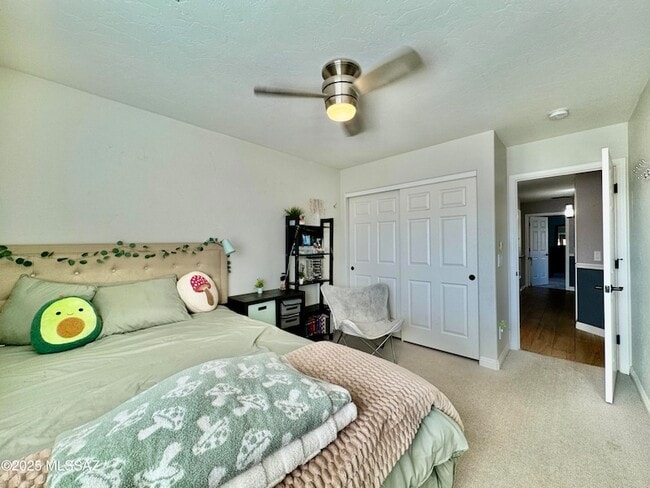 Building Photo - 12768 N Lantern Way