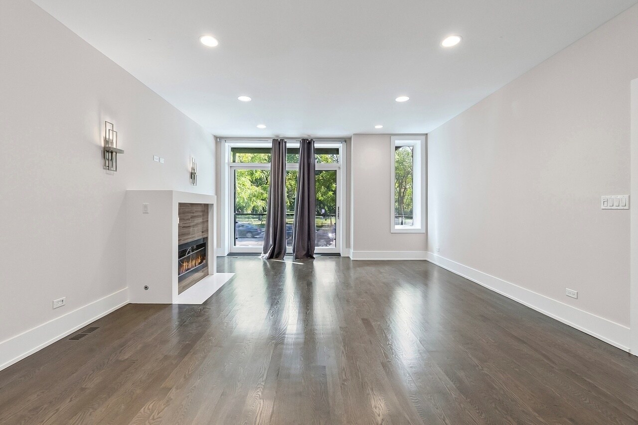 Building Photo - 2814 W North Ave