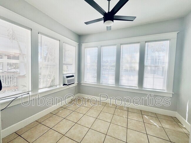 Building Photo - 419 4th St N