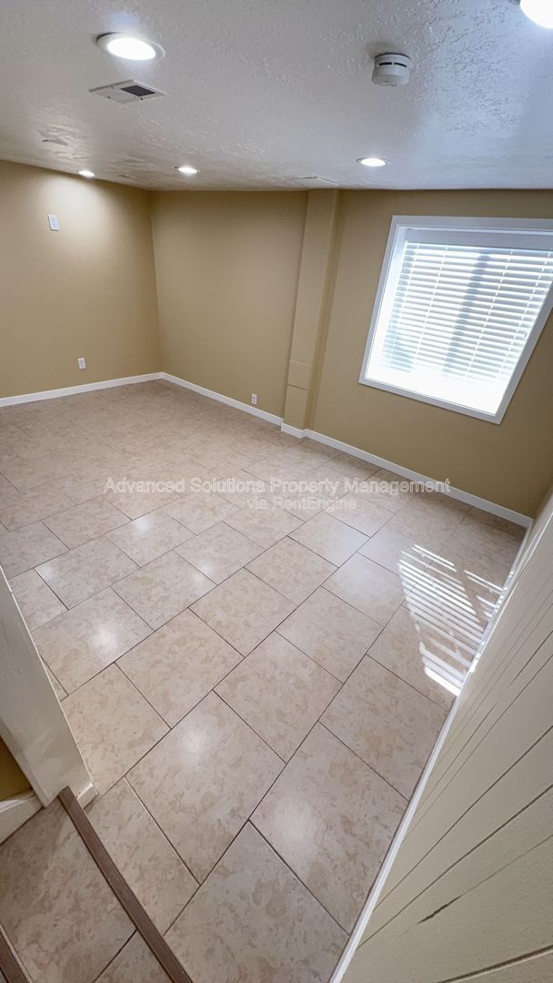 Building Photo - 967 Charlton Cir